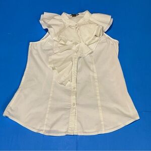 ⭐️Isabella Rodriguez White Sleeveless Top